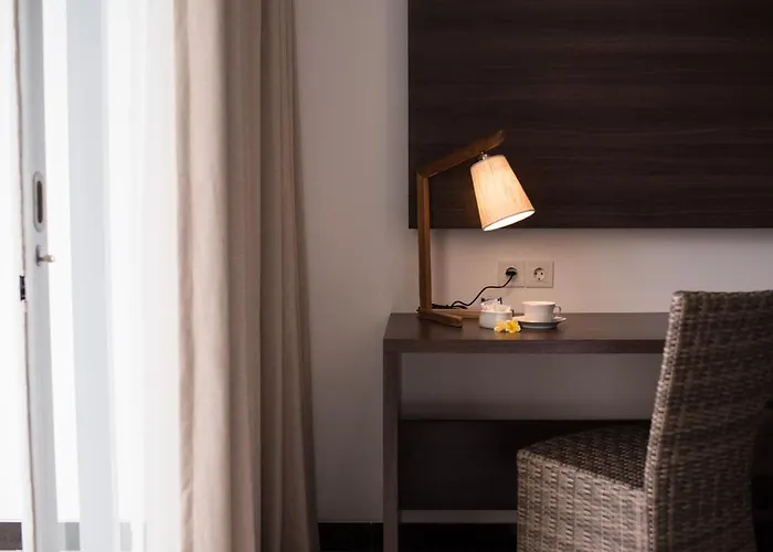 Hotel Adhiloka